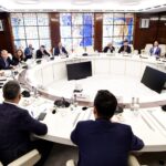 Primarii au plecat cu covrigi în coadă de la întâlnirea cu Marcel Ciolacu.