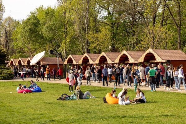 Tradiții și Flori de Sărbători, în Parcul Herăstrău, în perioada 12 - 21 aprilie. FOTO: Comunicat de Presa