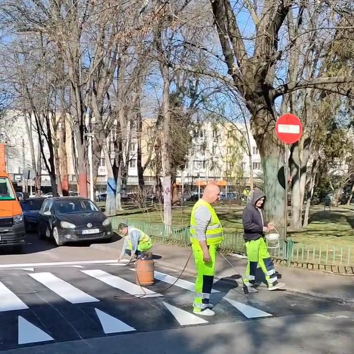 Sector 2 | Primăria a început refacerea marcajelor rutiere și introduce noi treceri de pietoni supraînălțate. FOTO: PS2