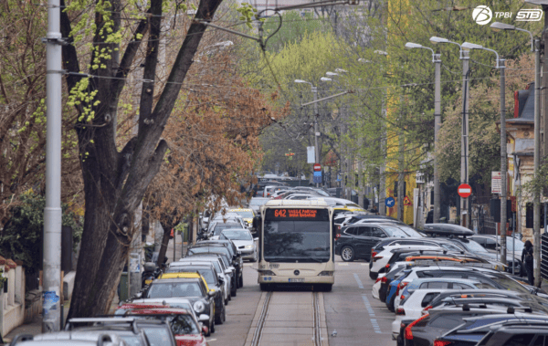 Linia navetă de autobuz 642 , suspendată de la 1 aprilie. FOTO: TPBI