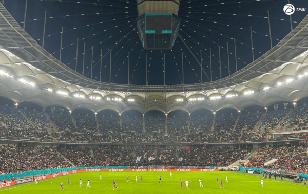 Opt linii STB vor avea program prelungit, duminică, pentru meciul Dinamo– FCSB. FOTO: TPBI