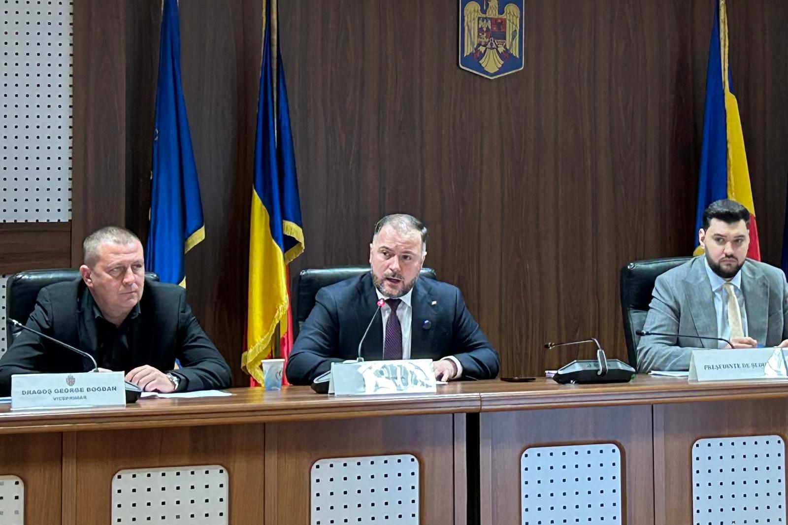 Scandal la ședința Consiliului Local Sector 2, pe tema „reformei” lui Hopincă: „Vreți să vă angajați toate pilele, amantele și sinecurile”