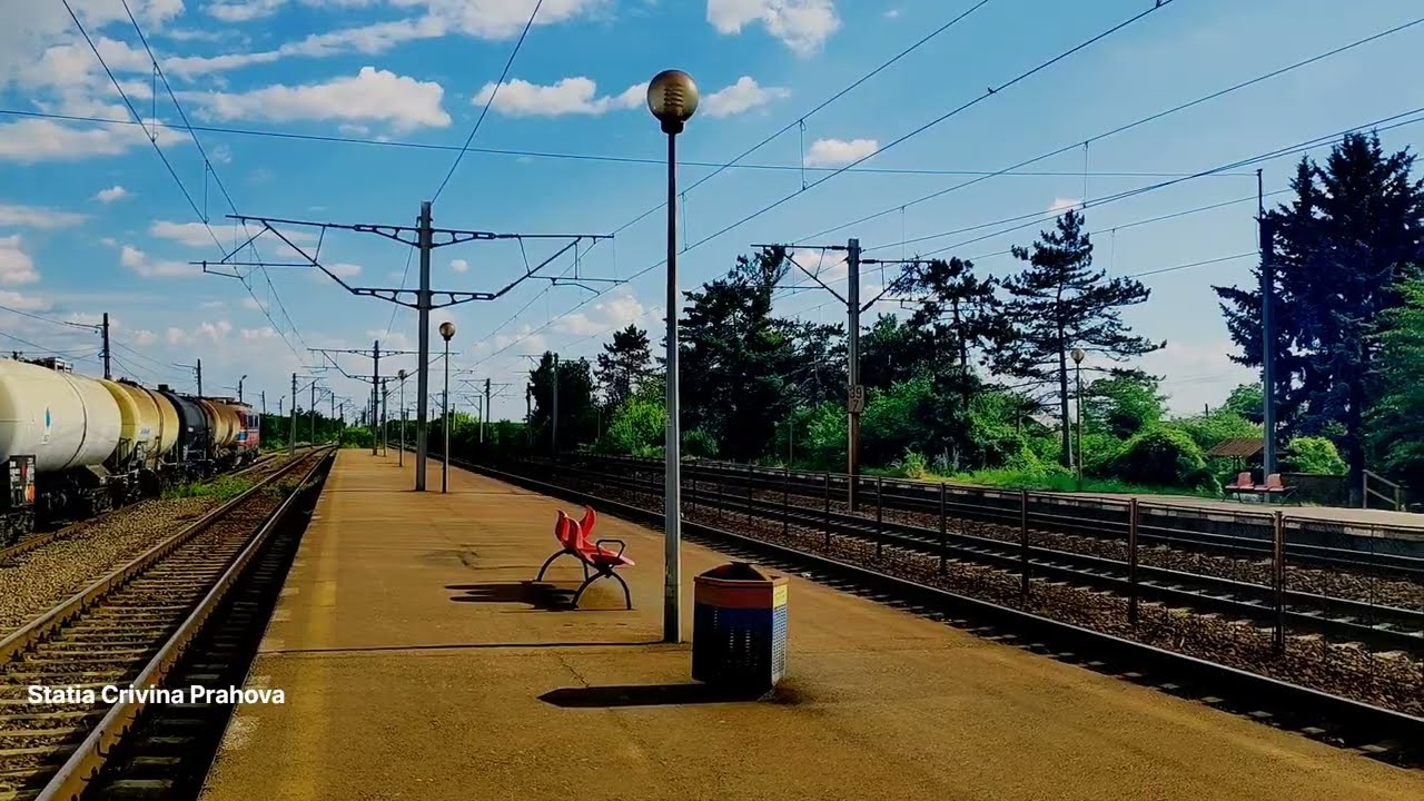 Circulaţia feroviară închisă temporar pe un fir, între Crivina şi Brazi. FOTO: Transport public 711