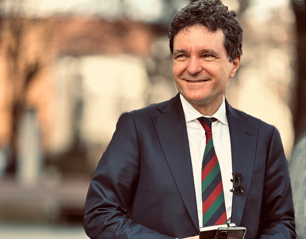 Contestaţia faţă de candidatura lui N. Dan, respinsă de CCR. Acesta poate candida. FOTO: Facebook / Nicuşor Dan