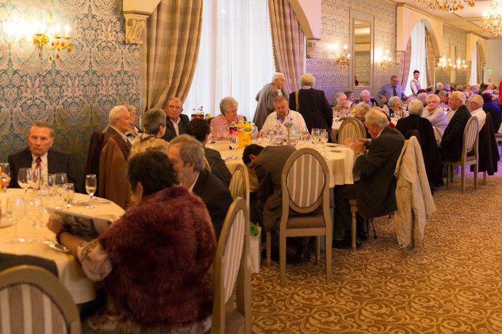 Bani şi diplome pentru cuplurile care împlinesc 25, 50, 75 de ani de căsătorie, în S2. FOTO: arhivă PS3