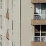 Vânzătorii de apartamente din București negociază greu: marjă de negociere de doar 3,5%. Cât durează până se vinde o locuință. Foto: Pexels.com