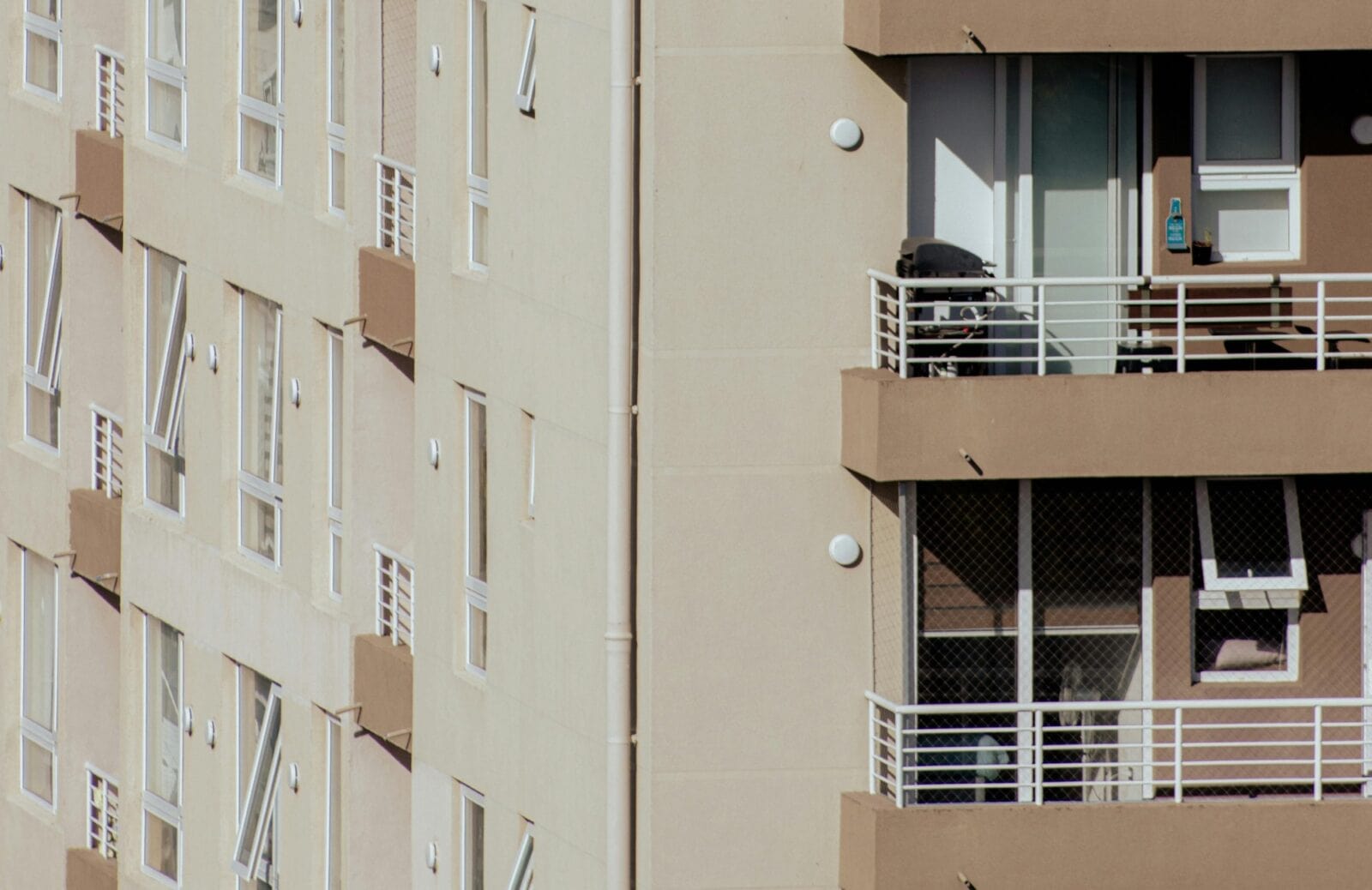 Vânzătorii de apartamente din București negociază greu: marjă de negociere de doar 3,5%. Cât durează până se vinde o locuință. Foto: Pexels.com