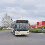 Traseu modificat pentru liniile 429, 432 și 433. Autobuzele vor opri pe aleile Carrefour Militari. Foto: TPBI