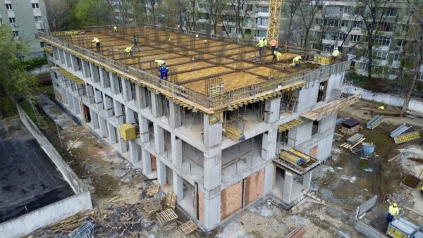 Lucrările la Școala Neagoe Basarab se scumpesc cu două milioane lei. Foto: FB/ Robert Negoiţă