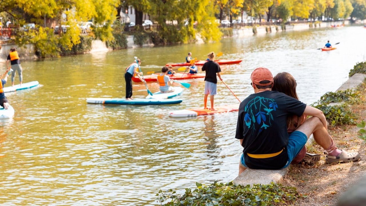 Plimbări pe apă, activități recreative în aer liber și acțiuni de ecologizare în cadrul evenimentului „Dâmbovița Apă Dulce 2025”. FOTO: Asociatia Ivan Patzaichin
