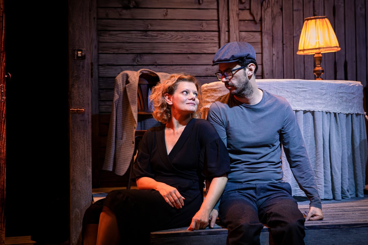 Teatru contemporan la ARCUB. CINEVA ARE SĂ VINĂ, regizat de Chris Simion-Mercurian, se joacă pe 22 aprilie. FOTO: ARCUB