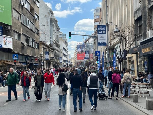 Primul weekend în care Calea Victoriei s-a redeschis pietonilor