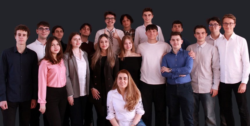 Elevii unui liceu din Capitală, premiaţi la două concursuri internaţionale de design spaţial. Foto: News.ro