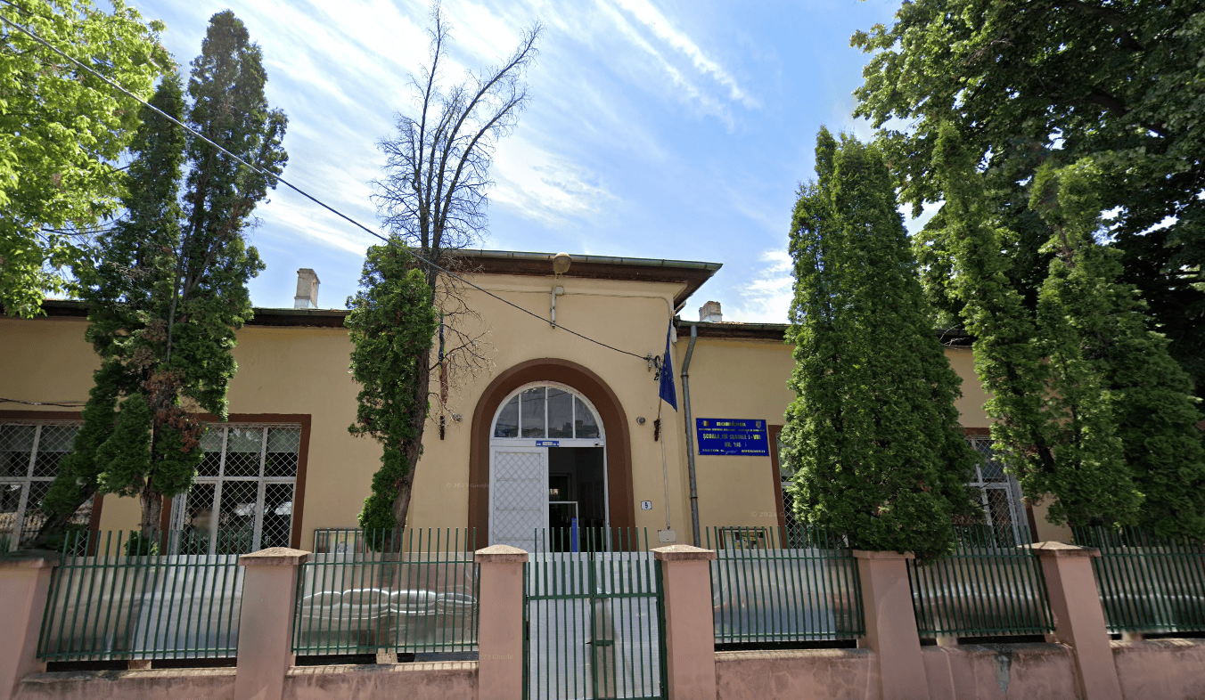 Încă un pas pentru demolarea Școlii 168. Scumpiri de 7 milioane euro pentru lucrările la alte unități de învățământ. Foto: Google Maps