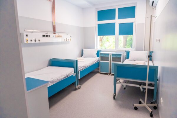 Maternitatea Polizu: Salvați Copiii a reabilitat integral secții vitale din cea mai mare maternitate din țară