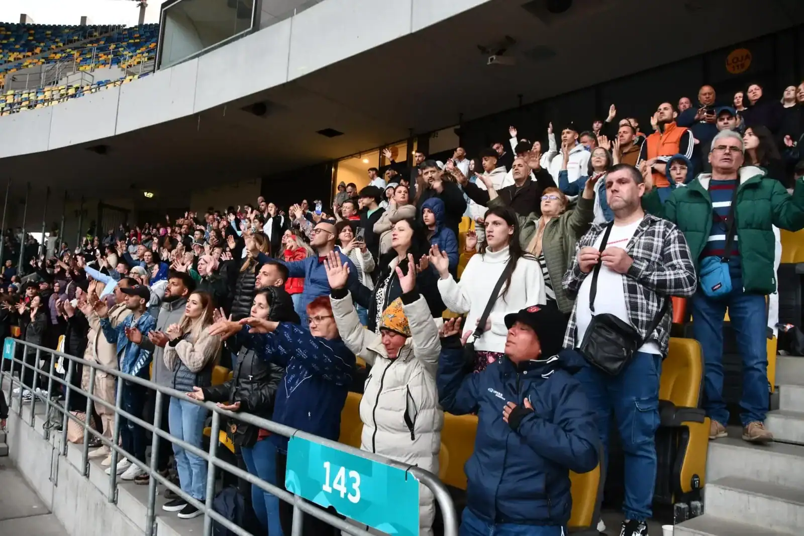 adunare religioasă pe Arena Națională
