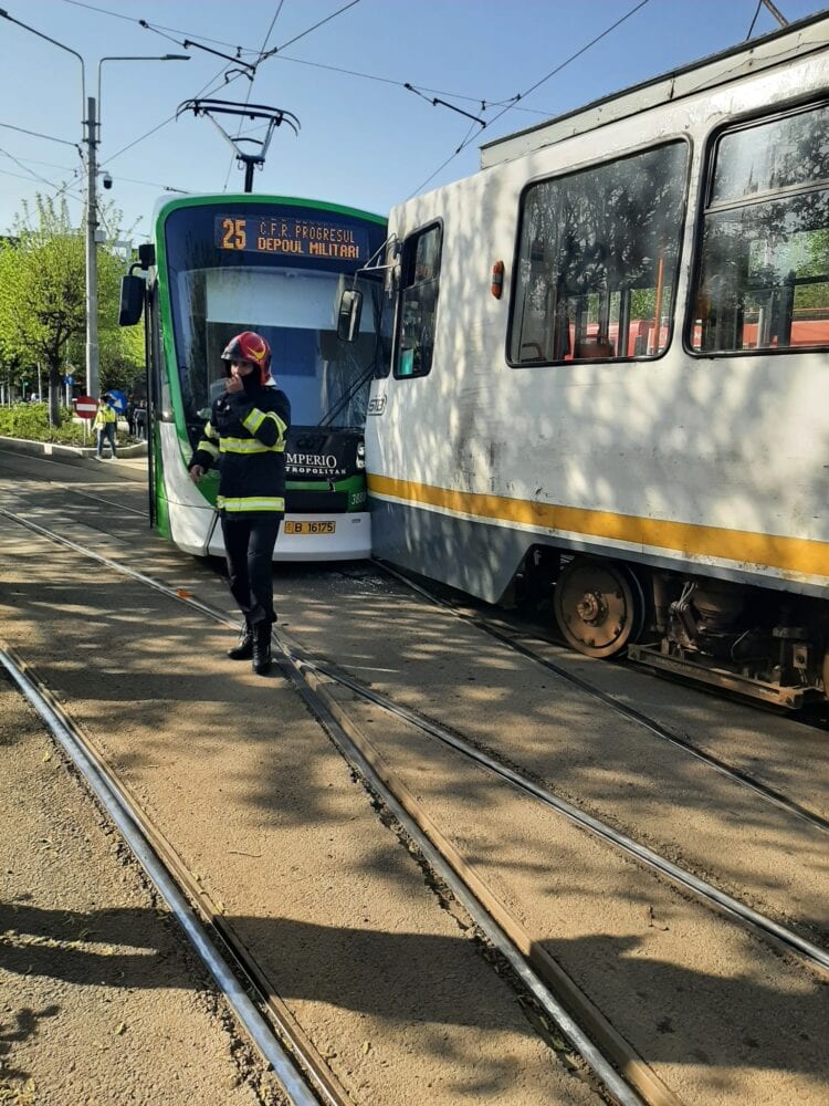 tramvaie s-au ciocnit