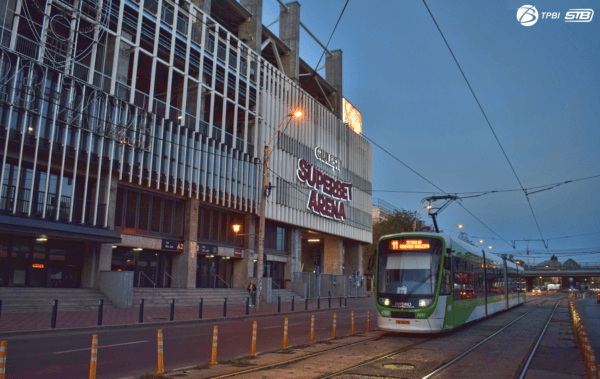 Trei linii de transport în comun au programe prelungite, pentru meciul Rapid – CFR Cluj. Partida are loc luni, 19 mai. FOTO: TPBI