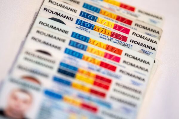 ALEGERI 2025 | Ai buletinul expirat? Cum votezi în ziua alegerilor. FOTO: euronews.ro