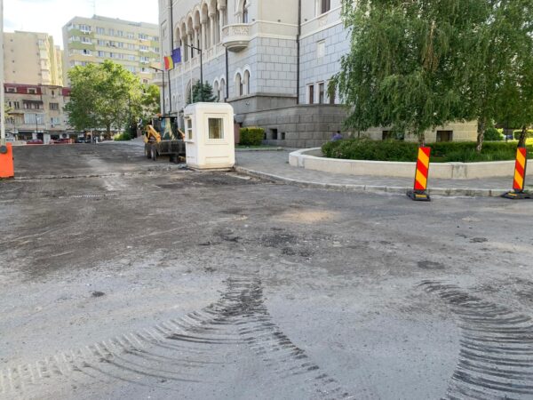 Parcărilor din jurul Primăriei Sectorului 1, asfaltate pentru 1 iunie