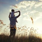 „Un bilet STB, o poveste în plus cu tati!”, campania STB de Ziua Tatălui. FOTO: protv.ro