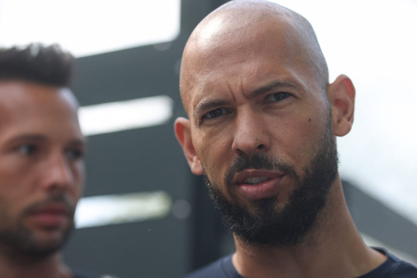 Frații Tate vor fi extrădați în Marea Britanie după procesul din România