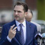 Ministrul Burduja, obligat de PNL Central să-l susțină pe Nicușor Dan