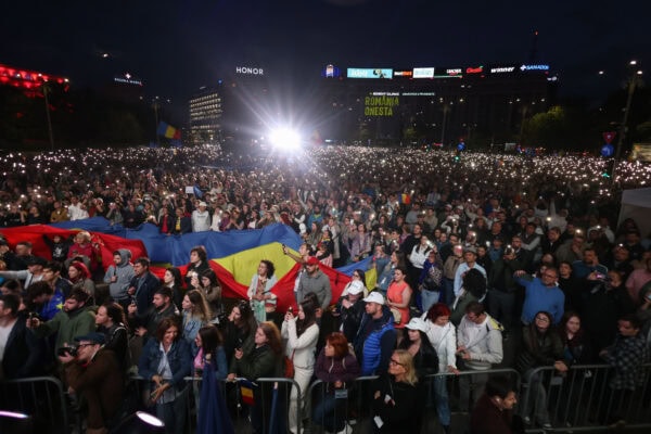 Miting electoral Nicușor Dan în Piața Victoriei