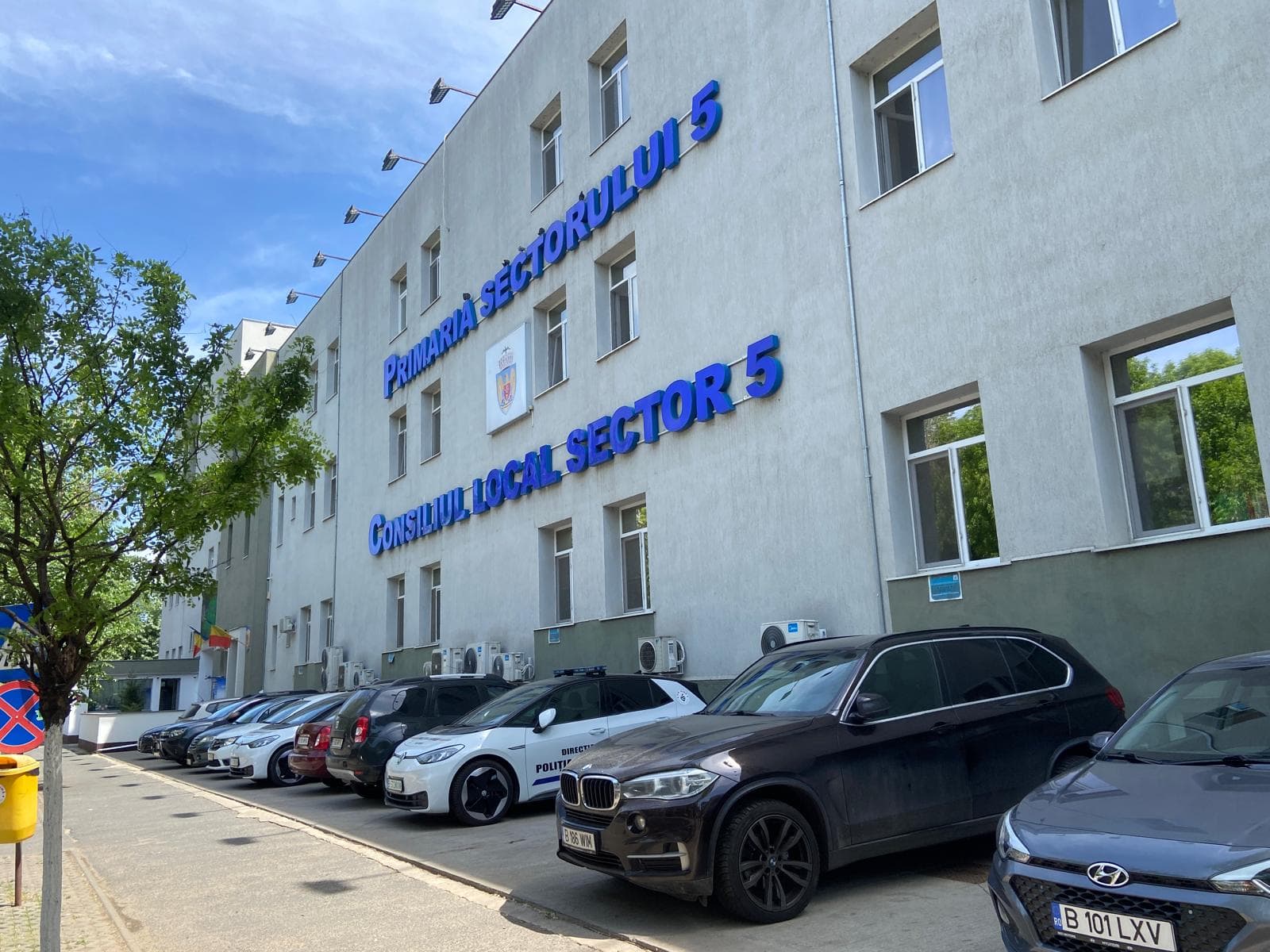 Cum arată cortul închiriat pentru alegerile prezidențiale. Factură de 30.000 euro pentru primărie. Foto: Andreea Tudor