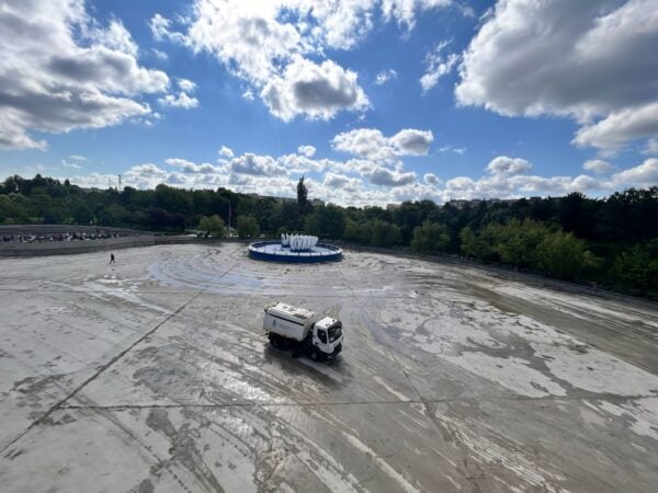 Lacul din parcul Drumul Taberei va fi reumplut de administraţie. FOTO: FB / PS6