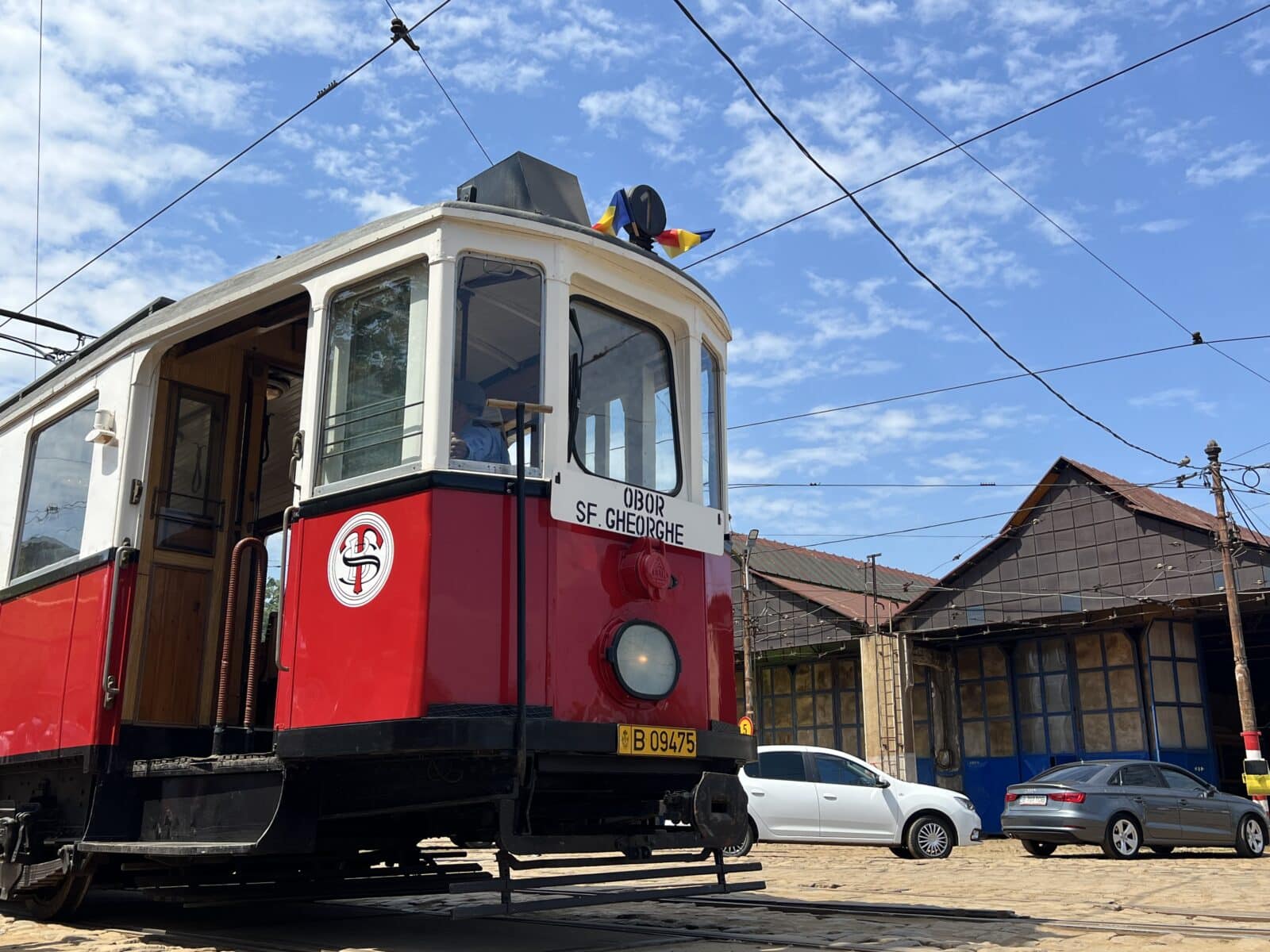Călătorie în timp pe șinele Bucureștiului. Parada de tramvaie de epocă de 1 Mai