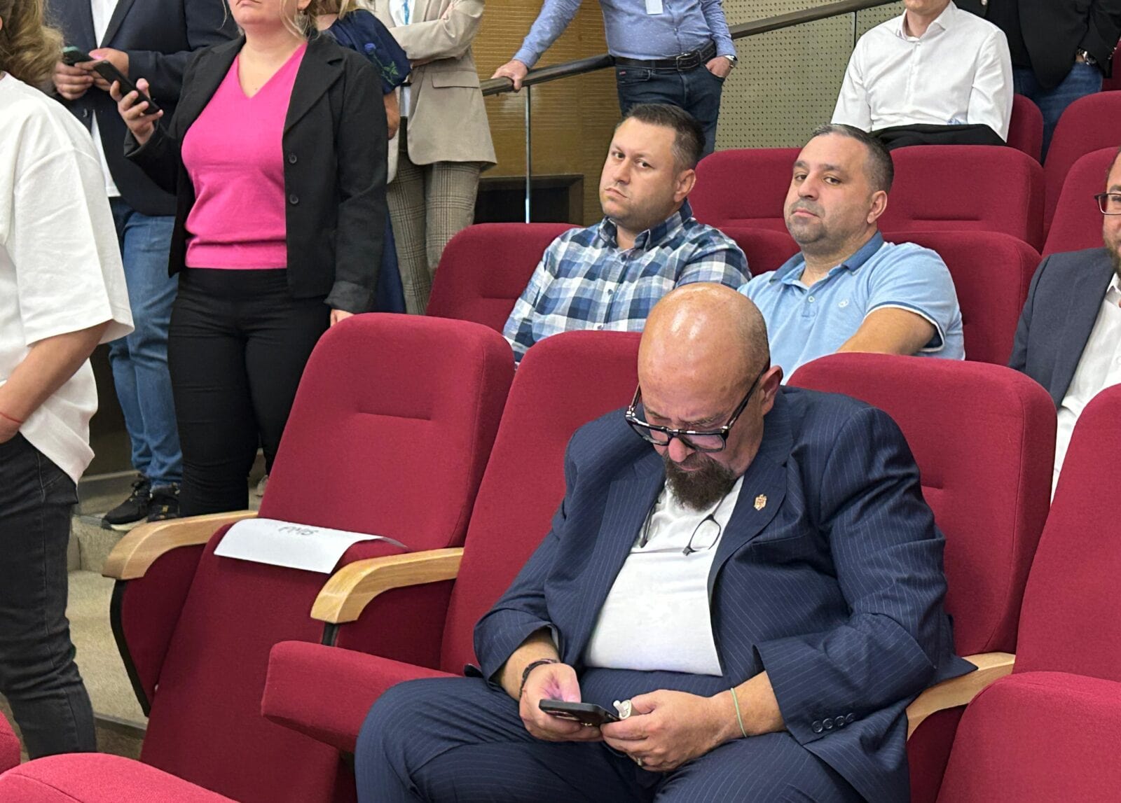 Piedone a „descins” la ultima ședință CGMB la care a participat Nicușor Dan. FOTO: Cătălin Anghel-Dimache