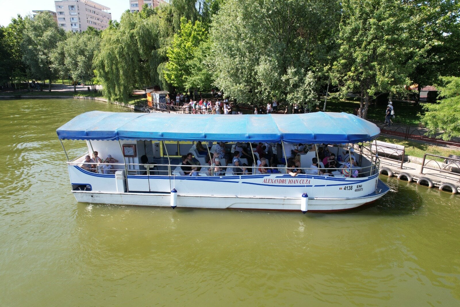 Vaporașul din parcul IOR s-a lansat la apă. FOTO: Arhiva