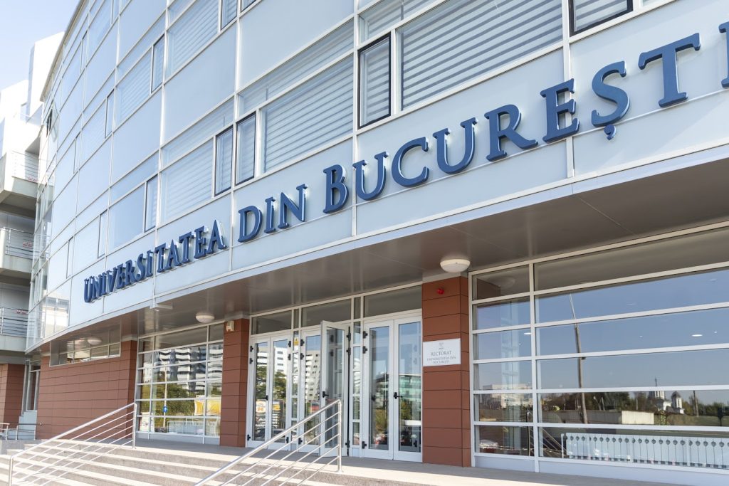 Înscrierea la mai multe facultăți ale Universității din București începe săptămâna viitoare | FOTO: Universitatea din București