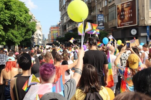 Parada Pride a colorat străzile din centrul Bucureştiului. Foto: Andreea Tudor