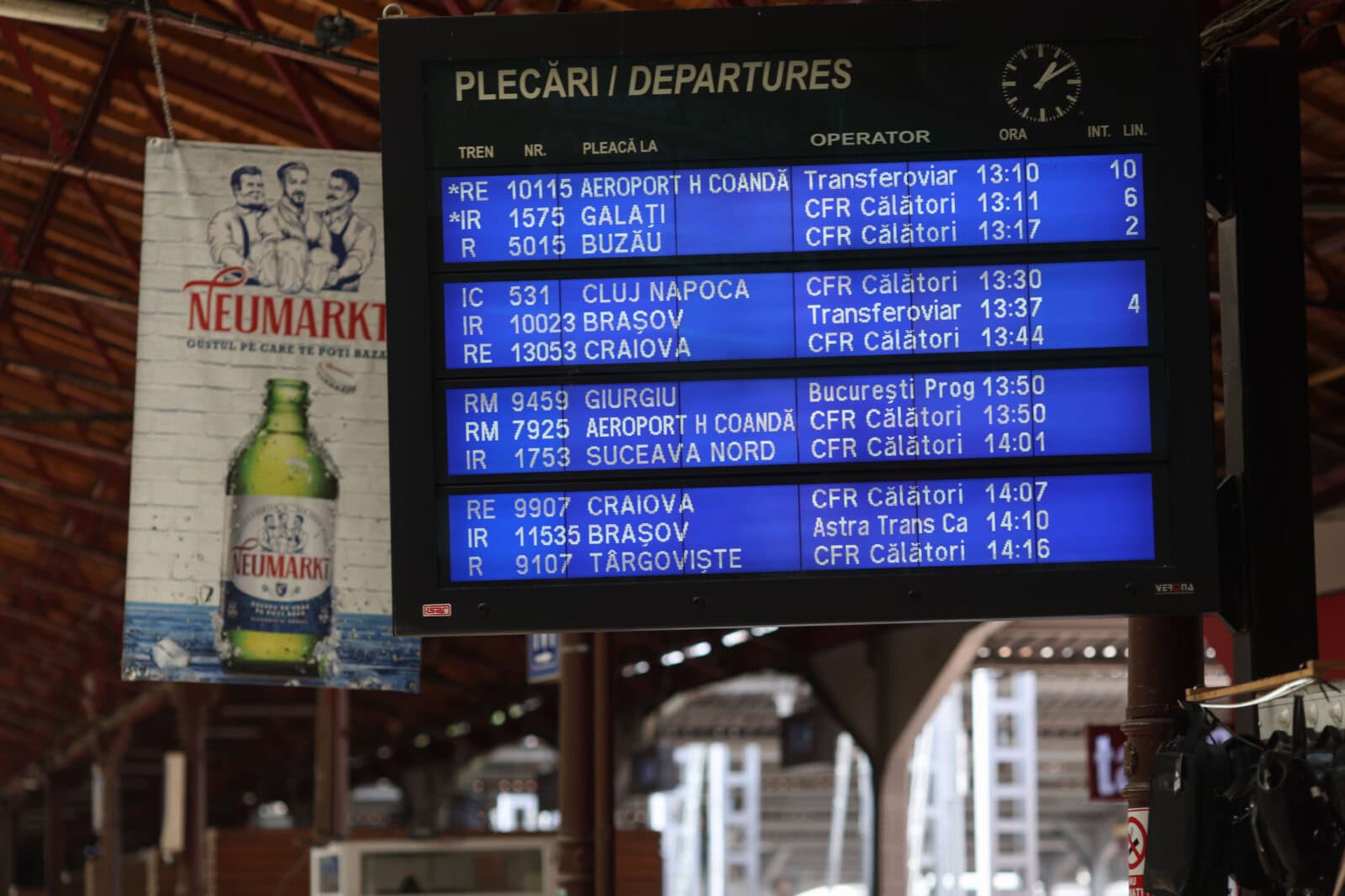 Studenții care nu au gări în localitatea de domiciliu vor beneficia din nou de reducerea tarifului de călătorie cu trenul. | FOTO: Inquam Photos / George Călin