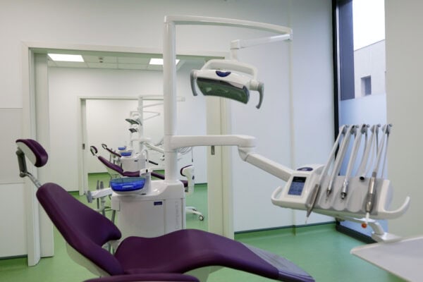 Ilfov | Peste 800 de ilfoveni vor beneficia de servicii stomatologice gratuite