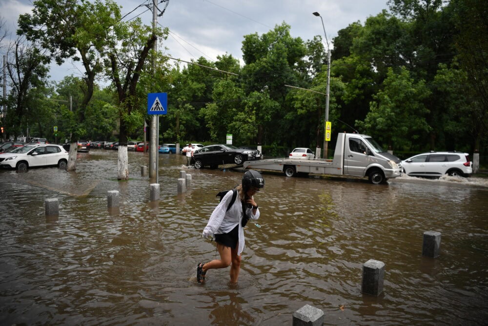 Furtuna violentă din București