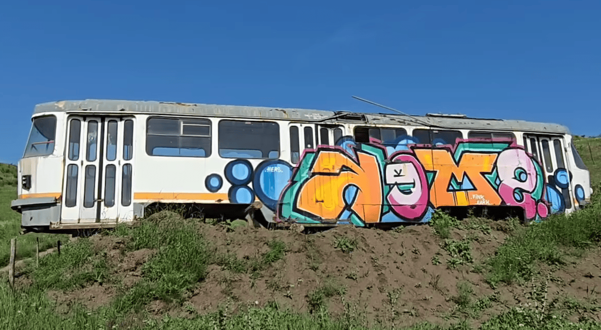 atracție turistică la Vulcanii Noroioși