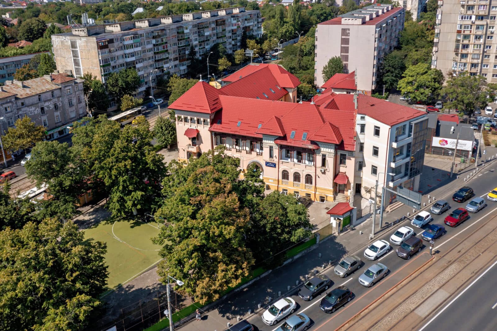 Protest al părinților și angajaților Colegiului Tehnologic „Grigore Cerchez” față de tergiversarea închirierii sediului