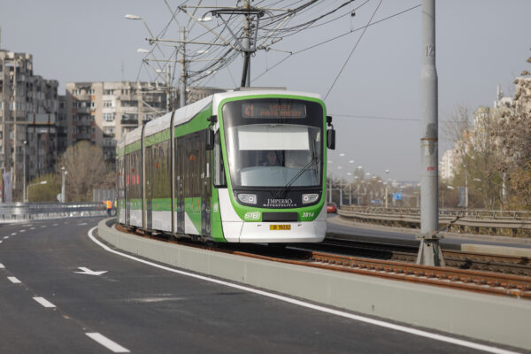 Vatmanii din Capitală ar putea renunța la rangă. PMB lansează licitație pentru macazuri automate. Foto: George Călin/ Inquam