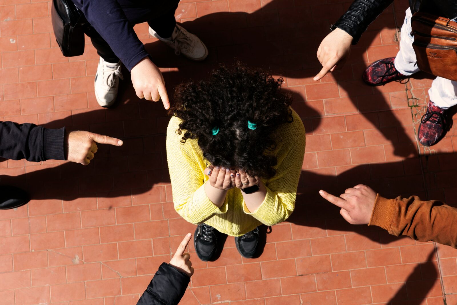 Bullying în Capitală | Imagine cu caracter ilustrativ, FOTO: La Fabbrica Dei Sogni via unsplash.com