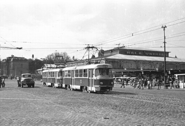 Tramvaiul a mai circulat prin Piața Unirii