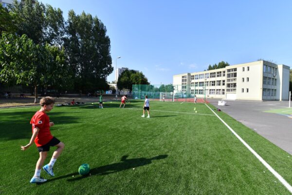 Primăria extinde accesul pe terenurile de sport din curțile școlilor și liceelor