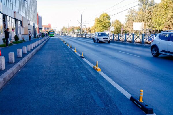 Benzi unice pentru autobuz pe încă două artere din Capitală. FOTO: Stelian Bujduveanu