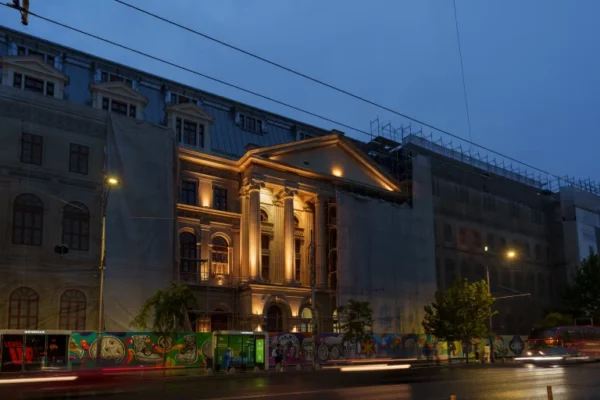Stadiul lucrărilor la Palatul Universității. Tronsonul Facultății de Istorie ar urma să fie finalizat până la sfârșitul anului. Foto: unibuc.ro