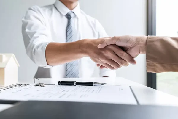 (P)Ce înseamnă asigurările în viața românilor: între obligație și protecție