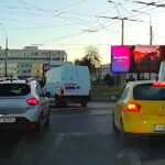 Eroare în intersecția de la Răzoare. Semaforul "Verde" pentru mașini, pericol constant de accident cu tramvaiul