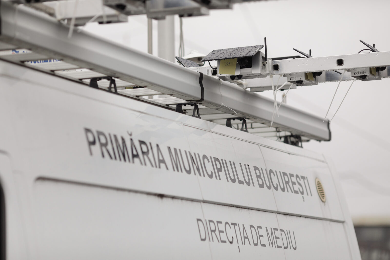 Completarea chestionarului privind calitatea aerului București