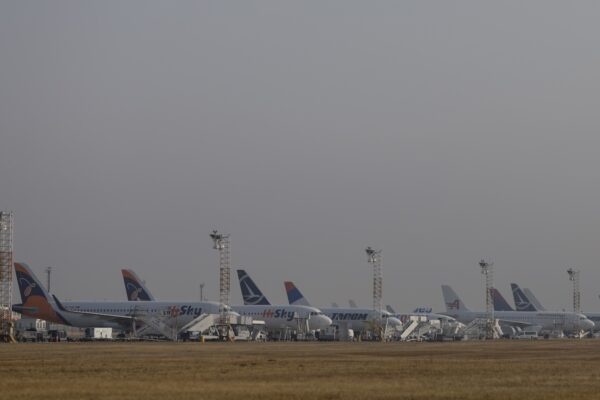 Aterizare de urgență pe Aeroportul Otopeni. Un avion British Airways a suferit „degajări de fum”